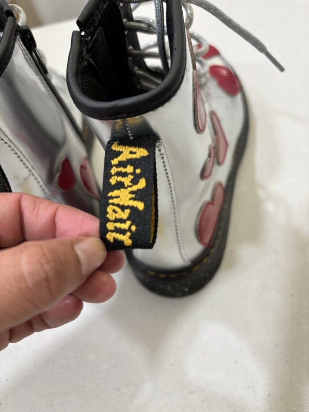 Dr Martens 1460 Junior Boots In Metallic Silver Patent Finish Red Hearts Size 6W - Picture 8 of 14